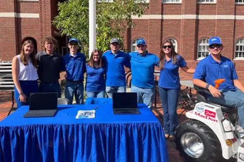 UK Wildcat Pulling Team at engineering student organizations fair